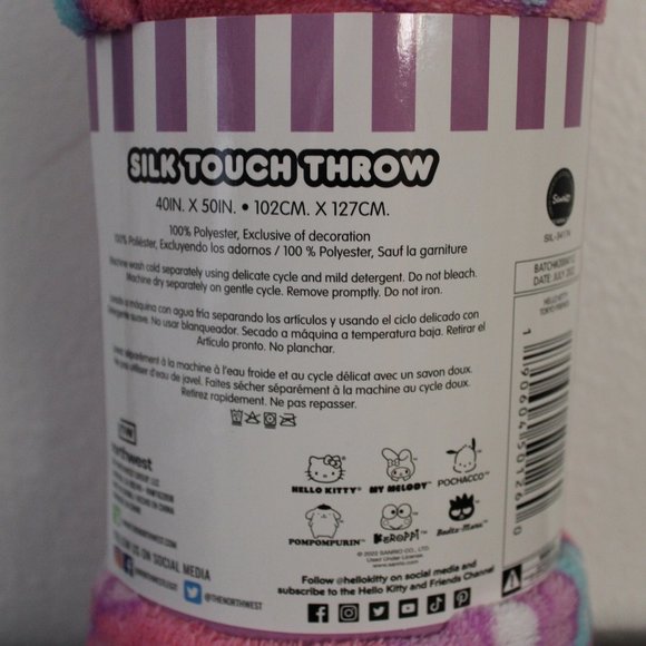 Sanrio Hello Kitty Throw Plush Blanket - Picture 5 of 5
